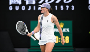Iga Swiatek survives tough opening test to beat Yue Yuan at Australian Open 2026
